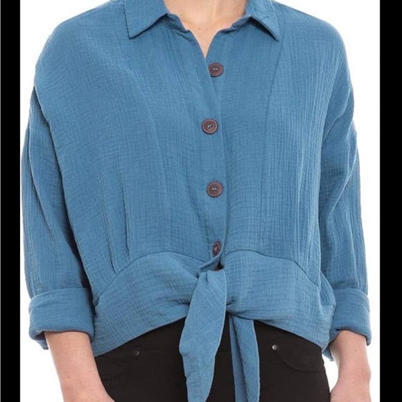 Free People soft shirt to dress up or down. - Picture 1 of 8